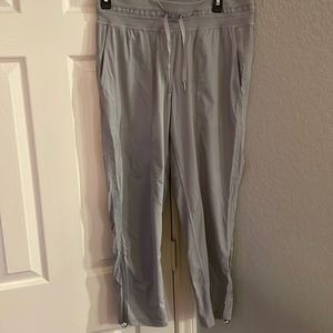 Lululemon unlined dance studio crop